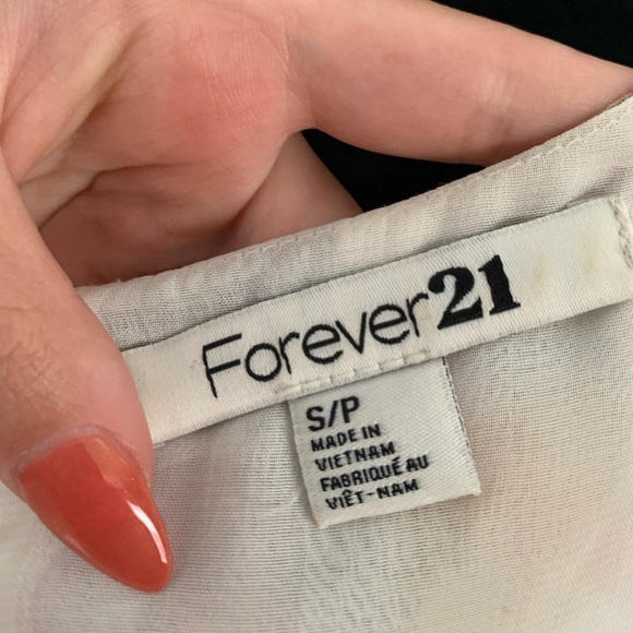 🦇 Vintage Forever 21 Peplum Blouse 🦇 - Picture 4 of 4